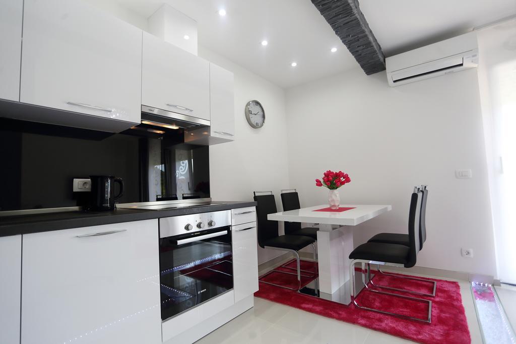 Apartments Taratta 1 Trogir Exterior photo